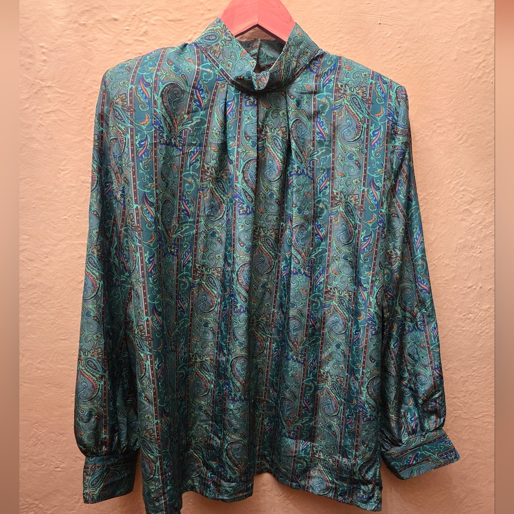 Vintage paisley blouse — luxe, bold, and effortlessly chic